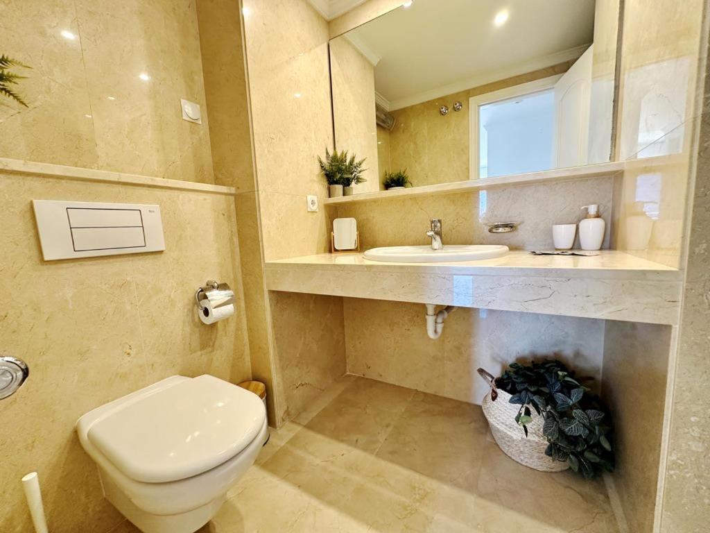 Atico Frontal Al Mar Con Piscina Privada By Homeprive Denia Exterior foto